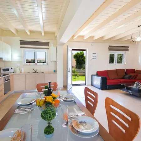 펜션 Haus In Kolympia Mit Parkplatz Und Bergblick By Interhome 콜림비아