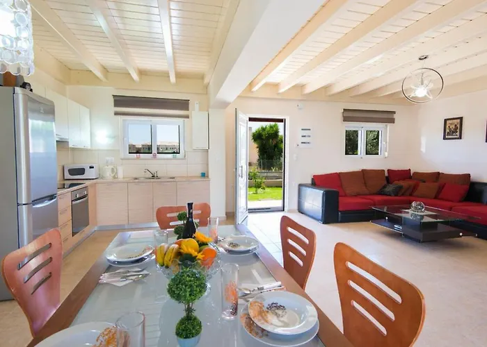 펜션 Haus In Kolympia Mit Parkplatz Und Bergblick By Interhome 콜림비아