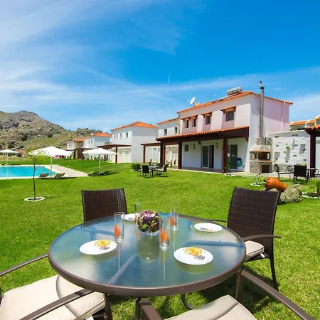 Haus In Kolympia Mit Parkplatz Und Bergblick By Interhome
