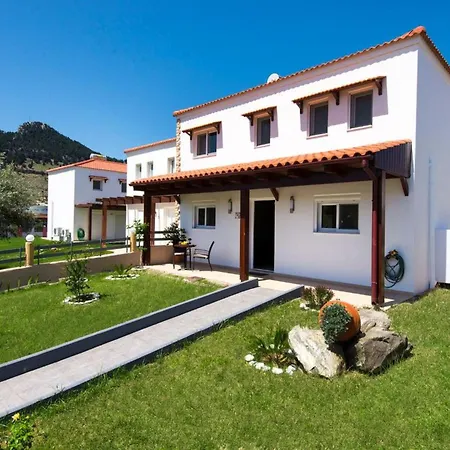 Haus In Kolympia Mit Parkplatz Und Bergblick By Interhome *