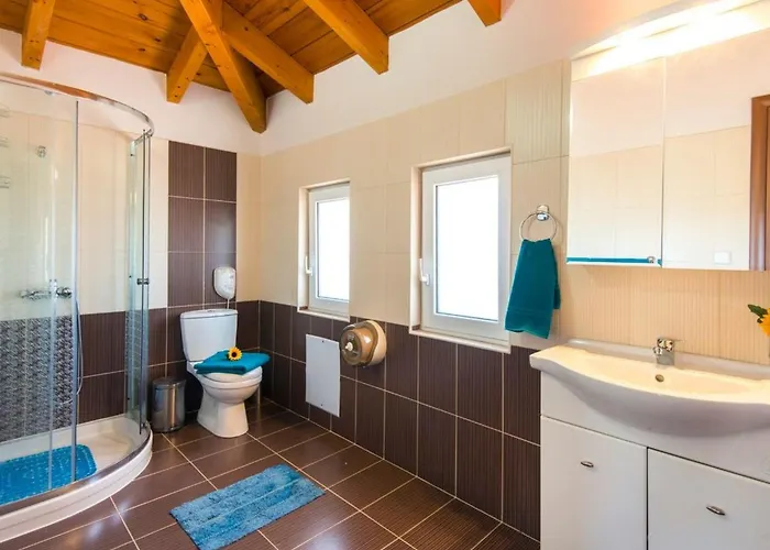 Haus In Kolympia Mit Parkplatz Und Bergblick By Interhome * كولومبيا